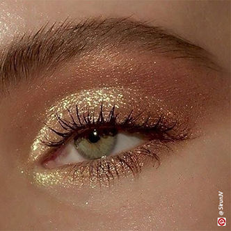 Gold and copper shimmer eyeshadow look
                                                                                                                                                 