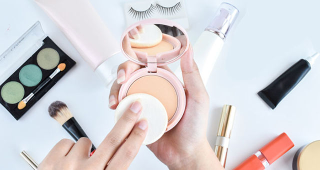 Full Coverage On The Best Compact Powders Out There