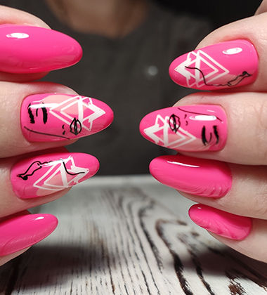  Pink nail art
