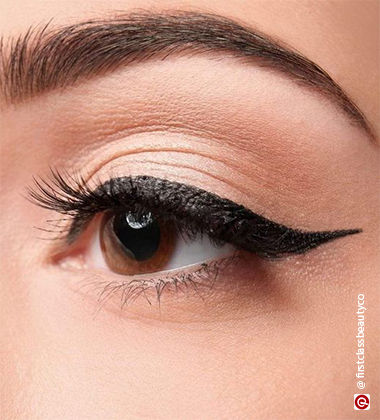 how to apply eyeliner correctly - Winged Eyeliner
