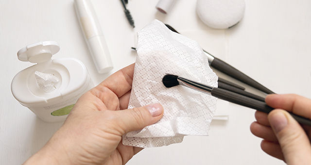 How Do You Clean Makeup Brushes?