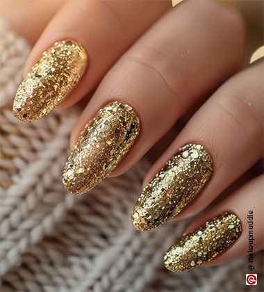 Golden nail art - all that glitters