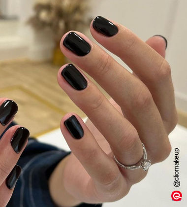 Black nails for proposal look